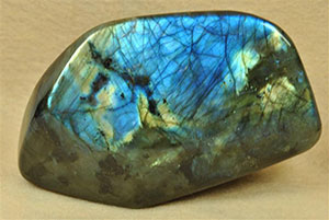 Labradorite Stone: Healing Benefits of Labradorite Gemstone